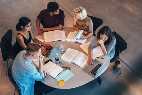 若手社員と学生の交流の場
